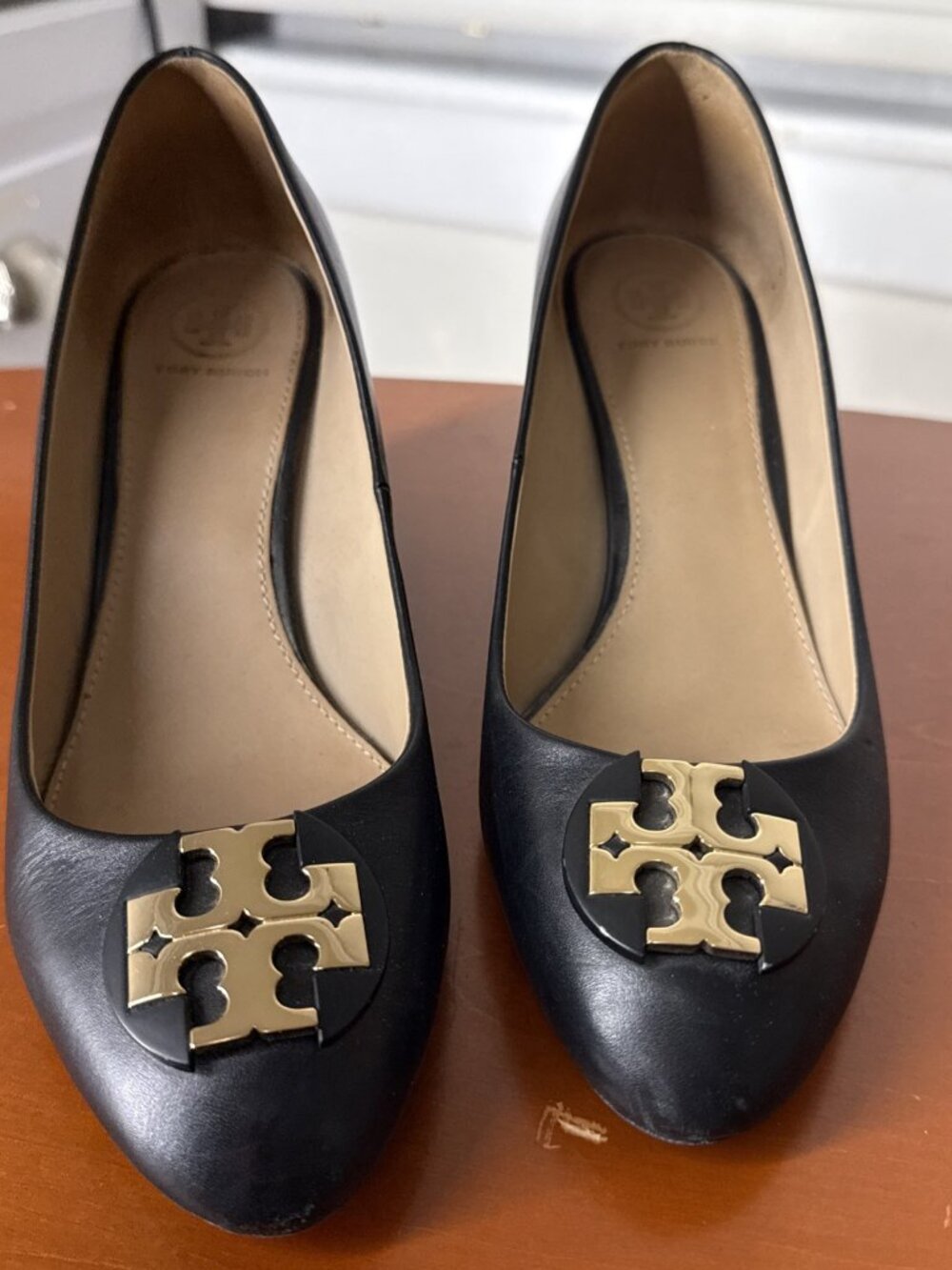 Tory Burch Pumps Size 8.5 Black Wedges 2.5 Inch Heel Soft Leather Office Corp